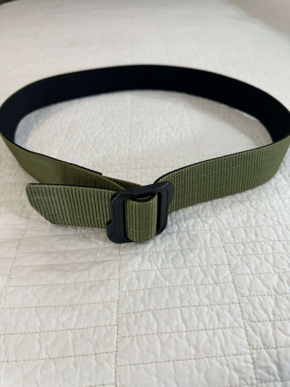 5.11 Tactical Belt 1.5” Double Duty Large Reversible Green Black 44” - Picture 4 of 5